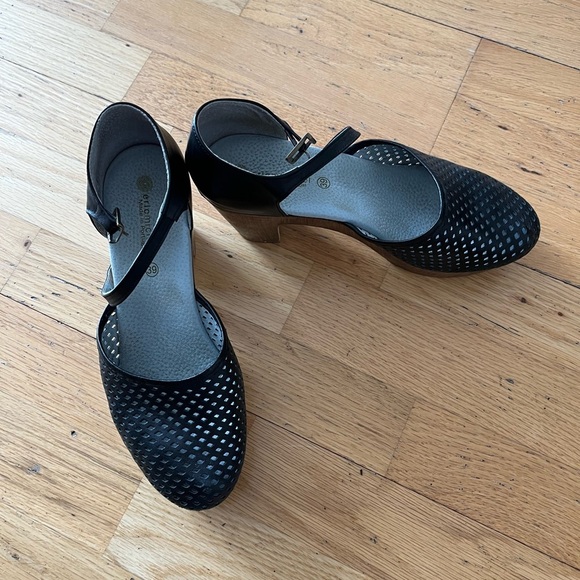 Women’s Eric Michael Black Mary Jane heels size 39 - Picture 1 of 4